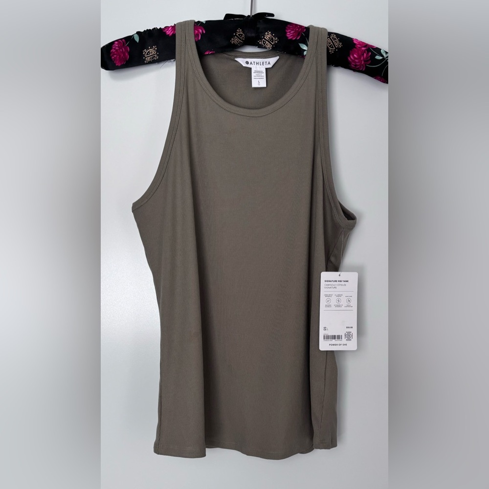 NWT Athleta Tank Top in a Sage green size L